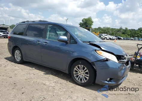 2015 Toyota Sienna Xle z USA, uszkodzony, nr VIN 5TDYK3DCXFS685715